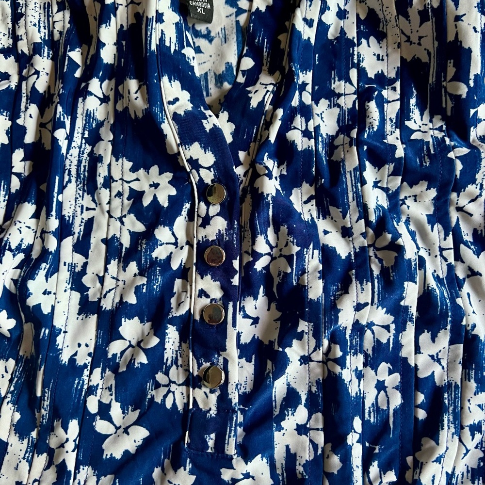 Cocomo Navy and White Floral Blouse - Picture 4 of 7